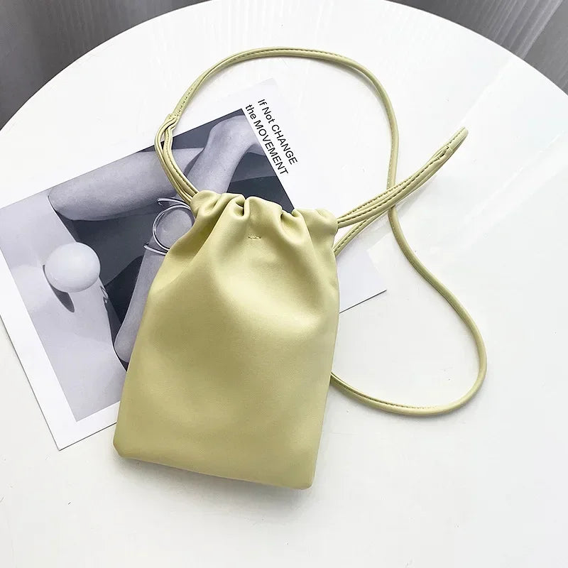 Sac à main en cuir PU pour femmes – Sac à bandoulière et bandoulière grande capacité avec rabat solide, pochette pour téléphone portable