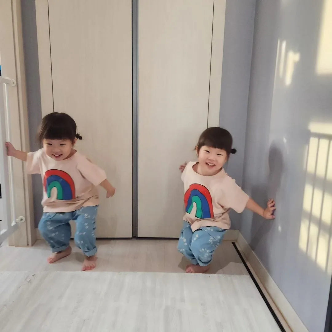 Camiseta de algodón con dibujos animados para niños 2025 – Top de manga corta estilo coreano de primavera-verano para bebés niños y niñas, ropa exterior informal para uso diario.