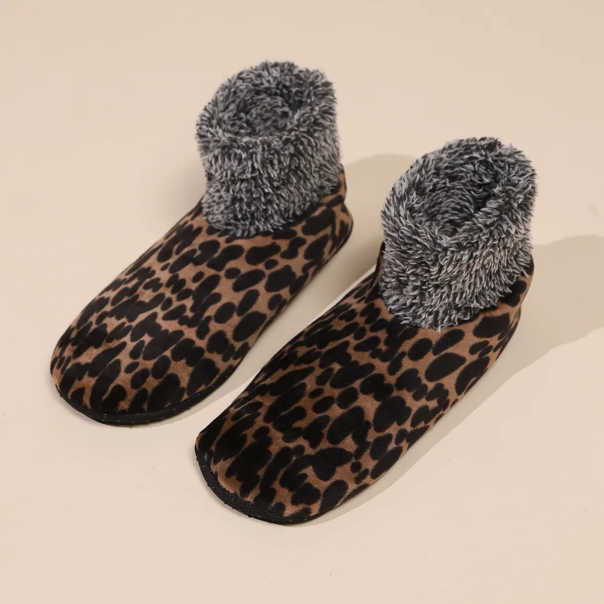 Leopard Print Floor Socks – Warm Fall & Winter Home Socks for Women & Men, Soft Snow & Carpet Slipper Socks with Non-Slip Sole