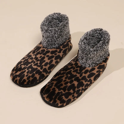 Leopard Print Floor Socks – Warm Fall & Winter Home Socks for Women & Men, Soft Snow & Carpet Slipper Socks with Non-Slip Sole