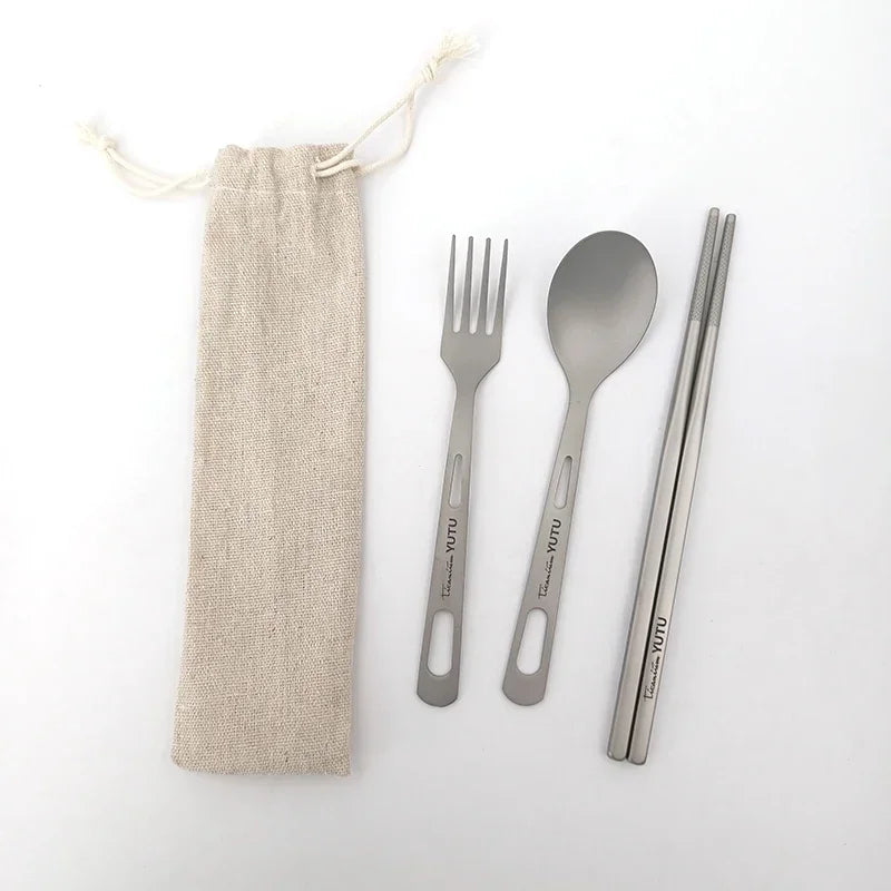 Juego de cubiertos de titanio puro – Juego portátil de cuchillo, tenedor, cuchara y palillos para acampar, hacer senderismo, comer al aire libre, pícnic y uso diario