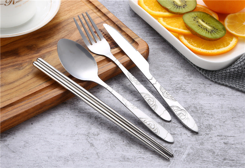 Ensemble de couverts de voyage en acier inoxydable 7 pièces – Couteau, fourchette, cuillère, baguettes et paille portables avec sac de transport pour le camping en plein air, les pique-niques, l'école et les repas quotidiens