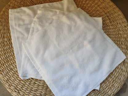 10 Toallas Blancas de Algodón – Pequeñas Toallas de Mano para Cocina, Hotel, Restaurante, Guardería y Salones de Belleza, Suaves y Absorbentes para Uso Doméstico y Comercial