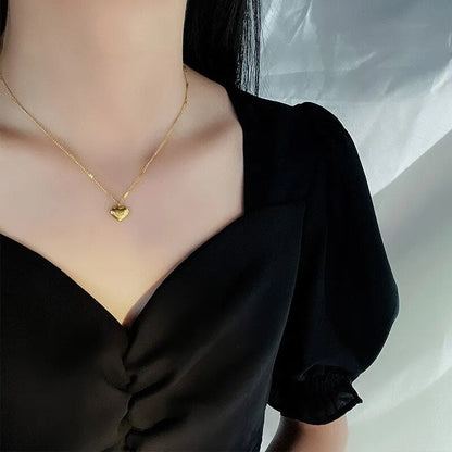 1pc Gold Color Peach Heart Necklace for Women Simple Fashion Love Engraved Collarbone Chain Holiday Gift