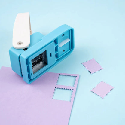 Perforadora de palanca para manualidades con diseño de sello postal rectangular de 1 x 0.8 pulgadas – Perforadora de papel para álbumes de recortes, tarjetas y manualidades de papel.