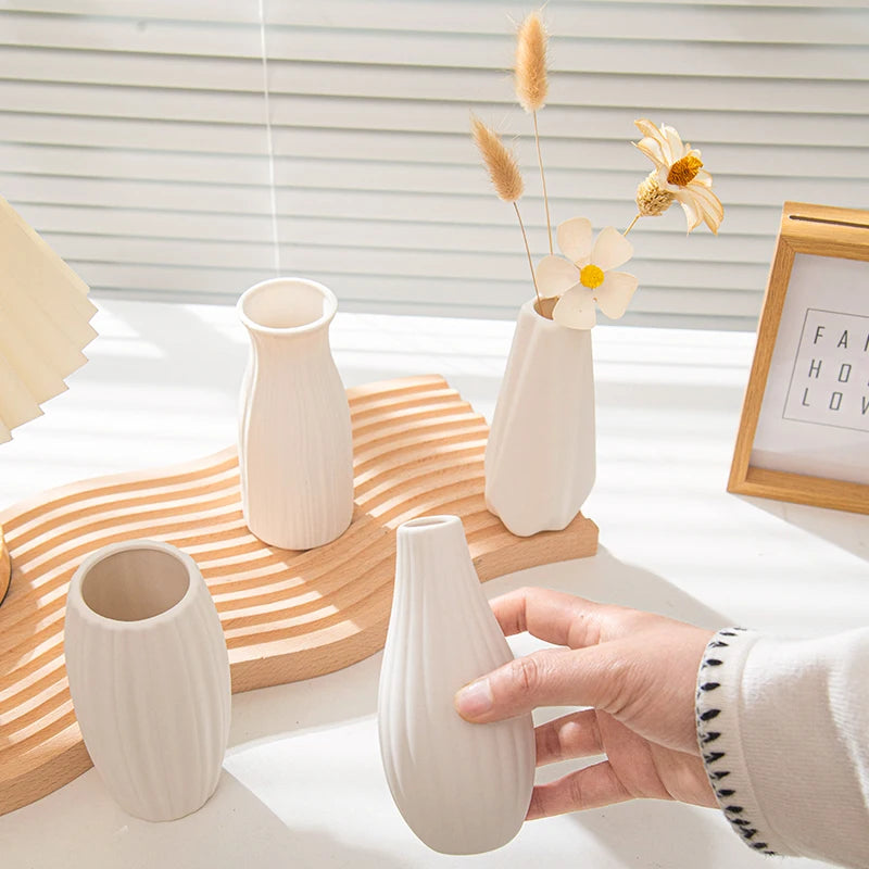 Florero Nórdico de Cerámica Blanca – Jarrón Decorativo Moderno para Sala de Estar, Decoración del Hogar y Escritorio