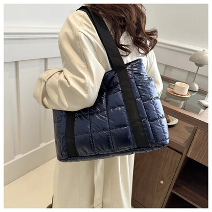 Sac à bandoulière matelassé pour femmes – Grand sac fourre-tout en nylon pour l'hiver 2025, motif en coton chaud, sac à main de voyage décontracté et tendance