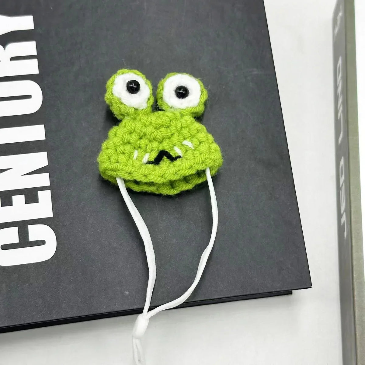 Handmade Knitted Small Pet Hat – Cute Frog, Parrot & Snake Designs with Adjustable Chin Strap for Hamsters and Other Small Animals
