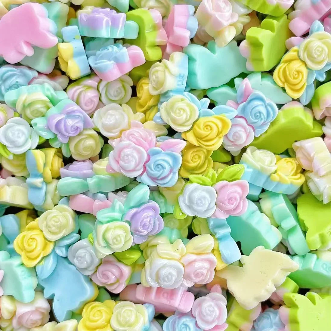 30/300pcs Mini Breloques en Résine Bonbon Fleur Amour – Mignons Accessoires de Bricolage pour Nail Art, Barrettes à Cheveux, Scrapbooking, Bijoux Faits Main et Projets Créatifs pour Enfants