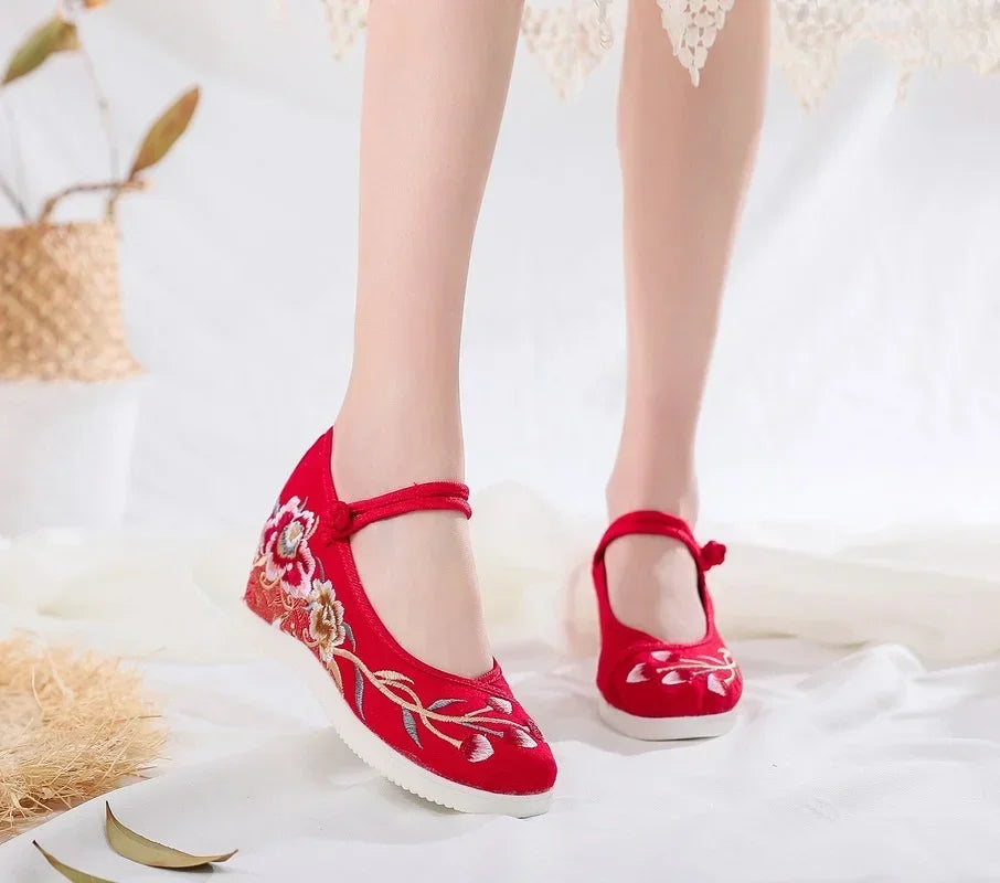 Zapatos de plataforma de lona bordados vintage para mujer – Zapatos casuales estilo étnico chino Hanfu, zapatillas sin cordones Harajuku de otoño