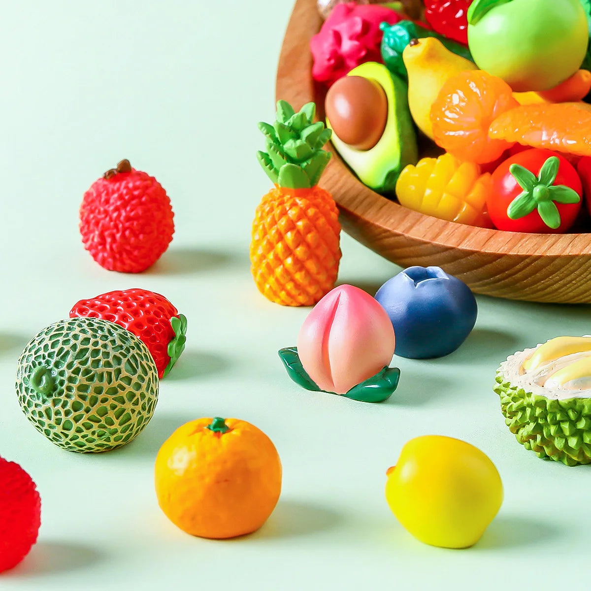 Lot de 10 mini figurines de fruits – Miniatures de fruit du dragon, noix de coco, melon d'eau, orange, pomme, banane et ananas pour la décoration de jardin miniature, les scènes de maison de poupée, les pots de plantes et les loisirs créatifs