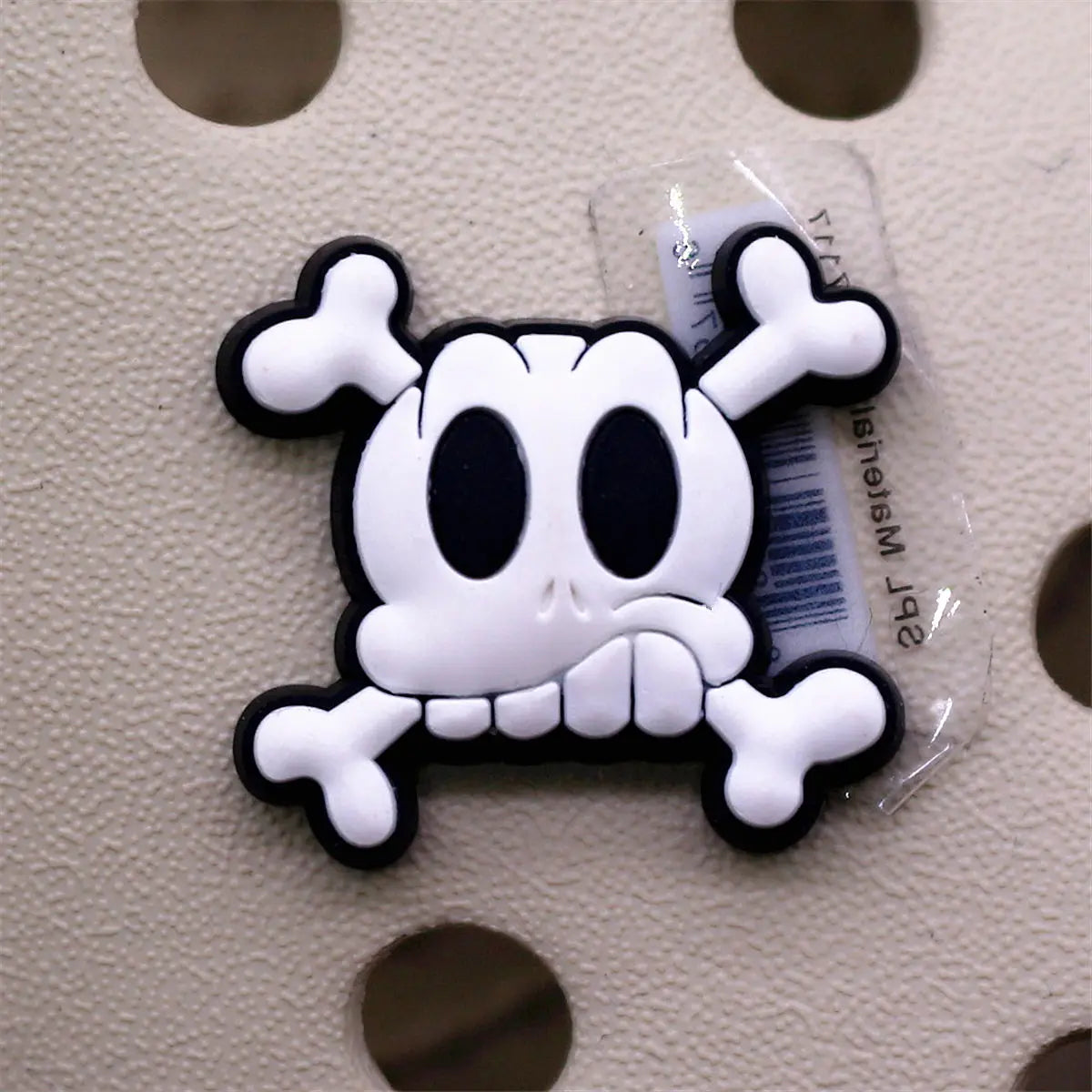 1PC Black & White PVC Shoe Charms – Skull, Ghost & Taichi Shoe Decorations, Shoe Buckle Accessories for Customization & Gifts