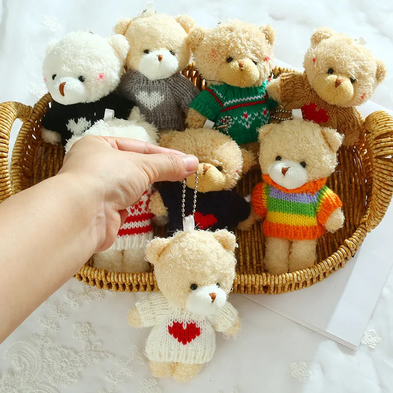 Cute Bear Plush Keychain with Sweater – Mini Stuffed Teddy Bear Pendant for Girls, Backpacks, Bags & Kids’ Gifts