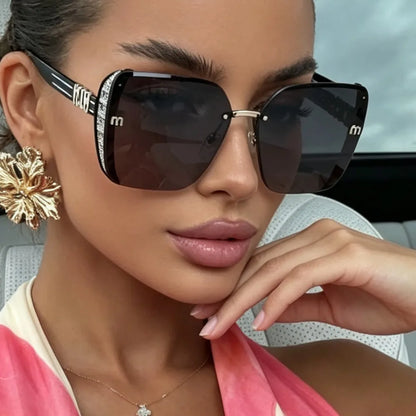 Oversized M Letter Square Sunglasses – Stylish Unisex Fashion Eyewear for Women & Men, Light Luxury Shades for Travel, Street & Party Wear