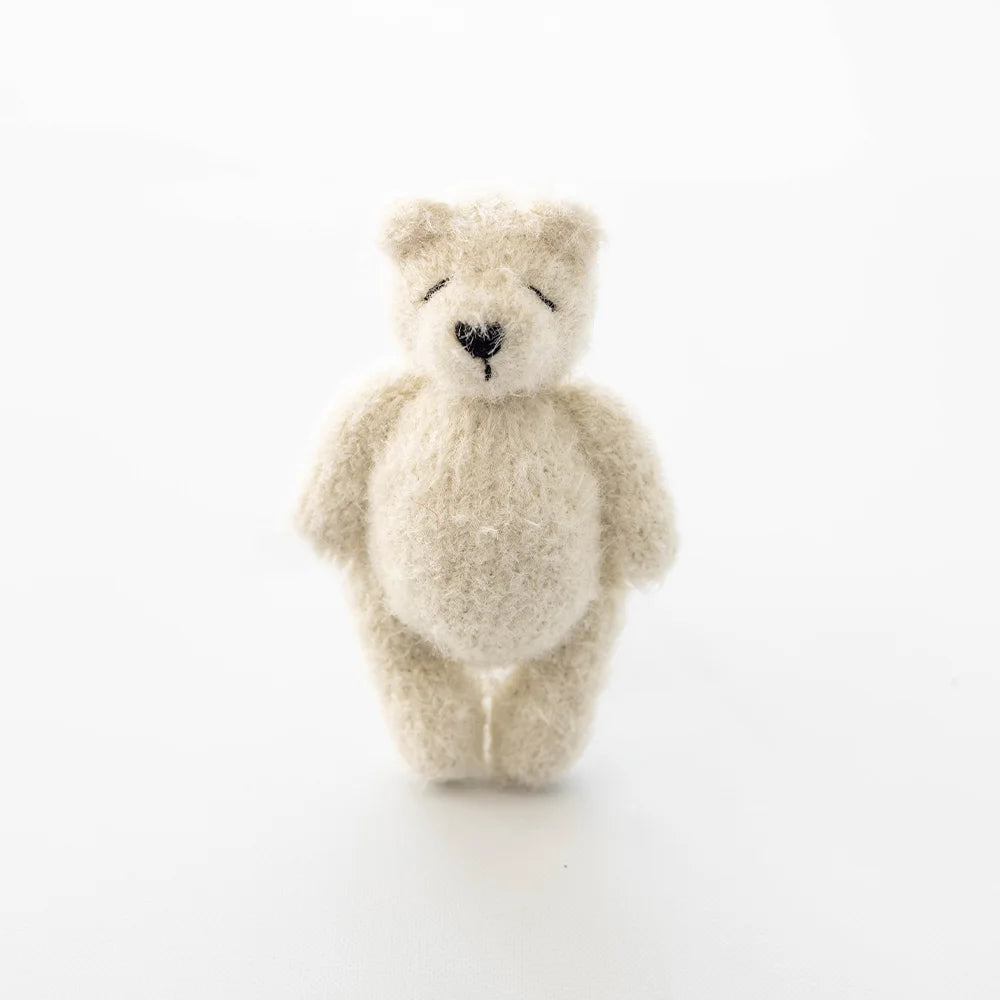 Accessoire Photo Ours en Peluche Tricoté Fait Main – Adorable Poupée Animal en Mohair au Crochet pour Séances Photo de Nouveaux-Nés & Stylisme Studio