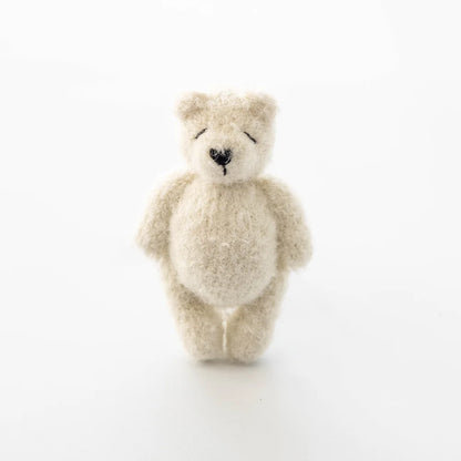 Accessoire Photo Ours en Peluche Tricoté Fait Main – Adorable Poupée Animal en Mohair au Crochet pour Séances Photo de Nouveaux-Nés & Stylisme Studio