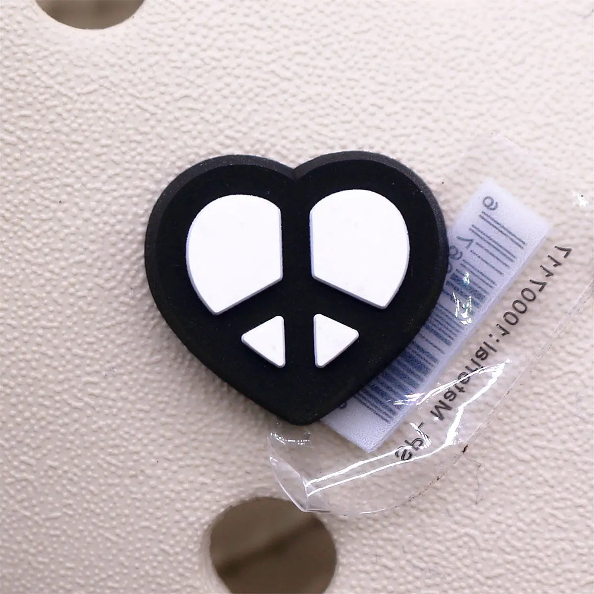 1PC Black & White PVC Shoe Charms – Skull, Ghost & Taichi Shoe Decorations, Shoe Buckle Accessories for Customization & Gifts
