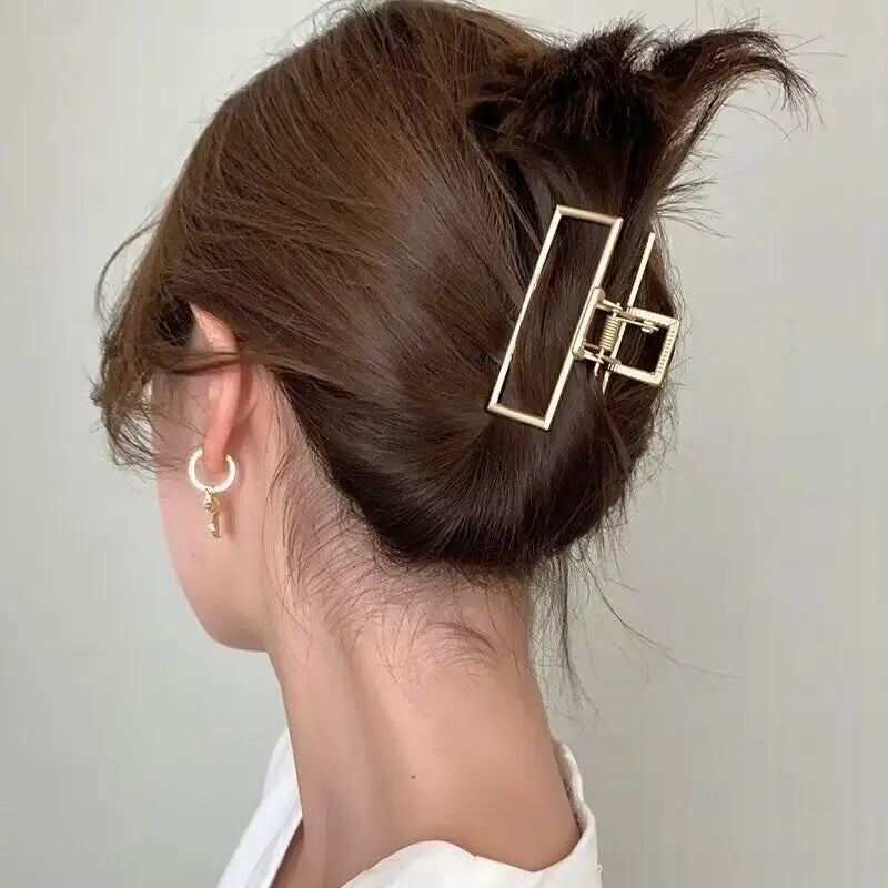 Elegant Geometric Bow Hair Claw Clip for Women – Vintage Large Metal Hair Clip Barrette Hair Accessory