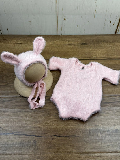 Newborn Photography Props Set – Knitted Rabbit Doll Outfit with Baby Cosplay Glasses, Cute Infant Photoshoot Accessories & Photo Studio Decor