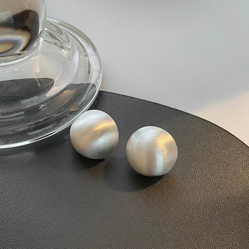 Women’s Charm Exaggerated Round Matte Stud Earrings Korean Fashion Party Temperament Jewelry