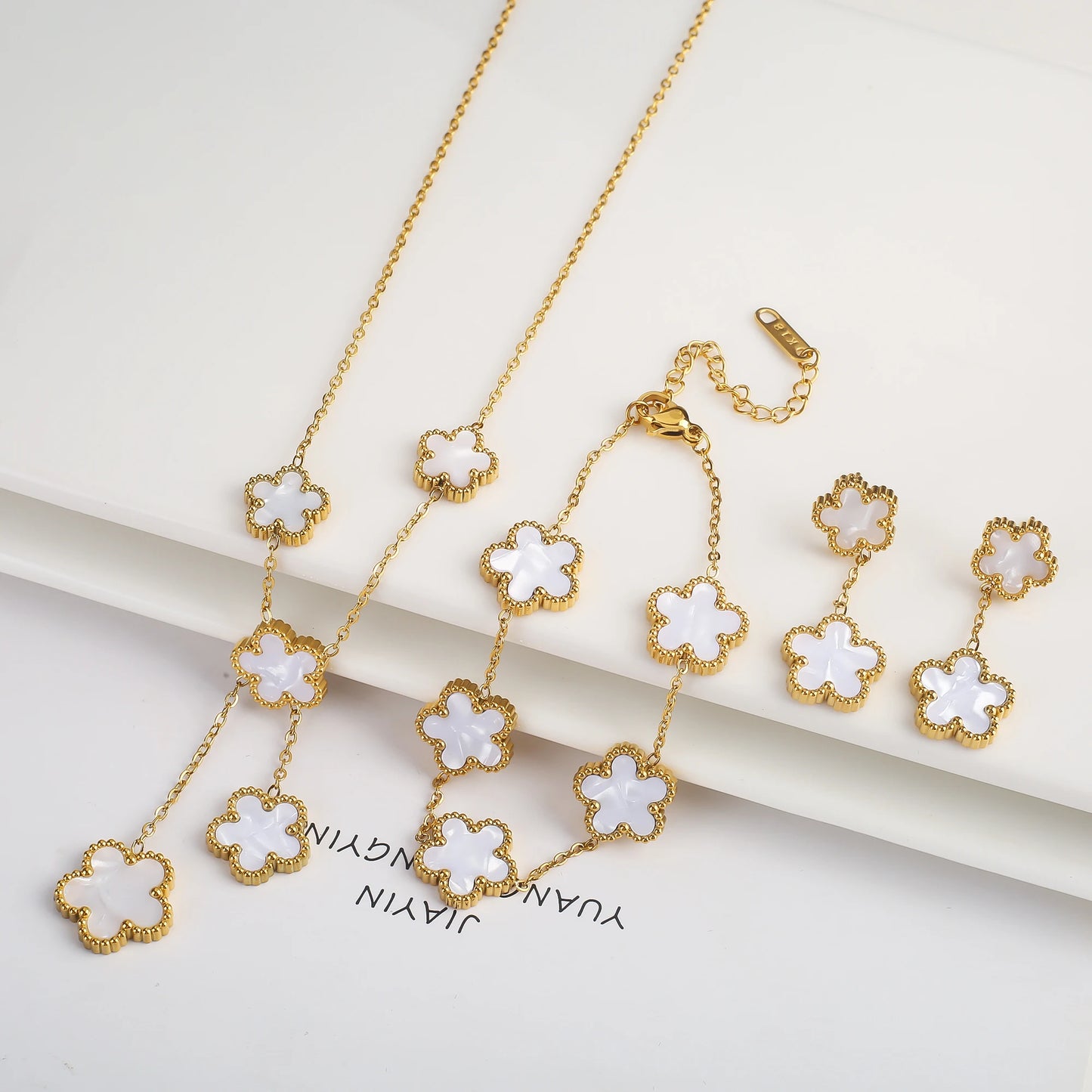 3Pcs Women’s 18K Gold Plated Five Leaf Flower Jewelry Set Clover Necklace Earrings Bracelet Party