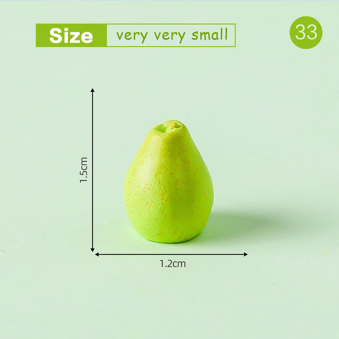 Lot de 10 mini figurines de fruits – Miniatures de fruit du dragon, noix de coco, melon d'eau, orange, pomme, banane et ananas pour la décoration de jardin miniature, les scènes de maison de poupée, les pots de plantes et les loisirs créatifs