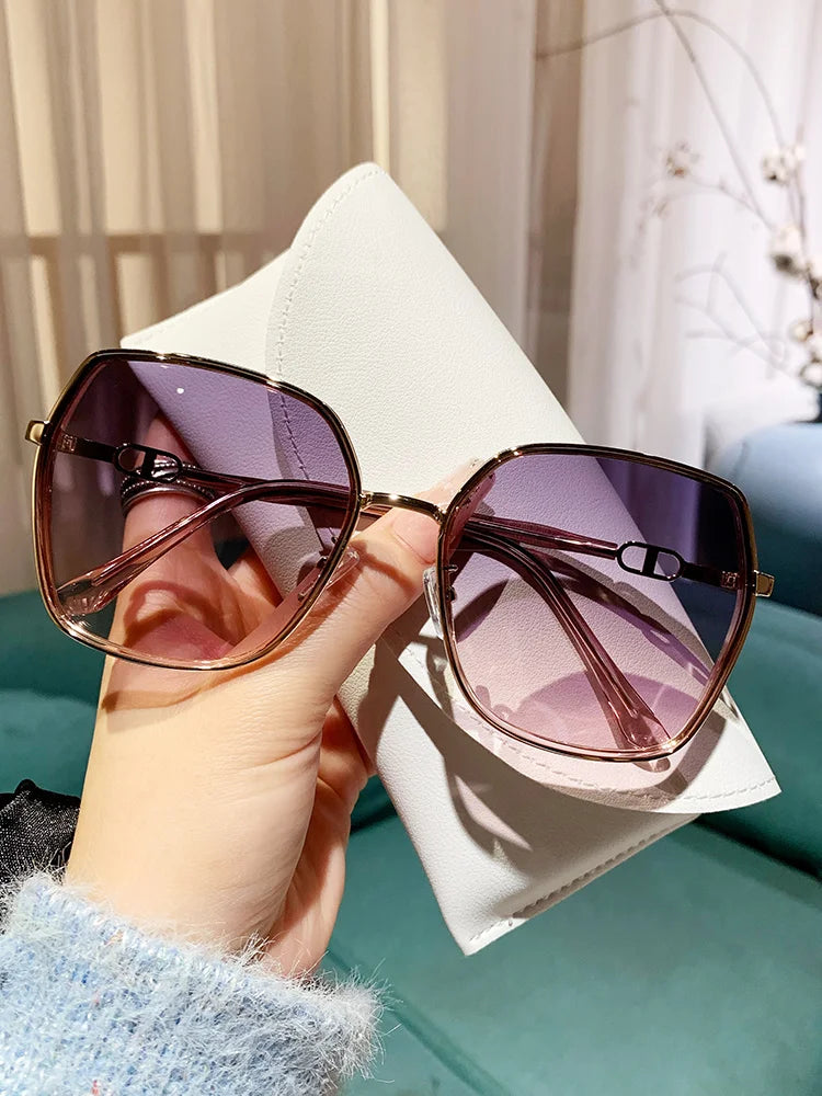 Women's Polarized Sunglasses – Oversized Retro Square Frames with UV400 Protection & Gradient Lenses, Stylish Fashion Eyewear