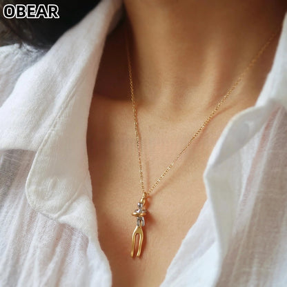 18K Gold Plated Stainless Steel Mother & Child Hug Necklace – Minimalist Mom Baby Pendant, Waterproof Jewelry Gift for Her