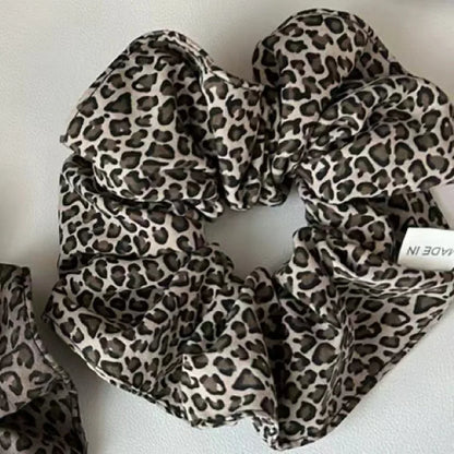 Korean Leopard Print Oversized Scrunchie – Large Elastic Hair Tie for Women & Girls | Retro Fashion Ponytail Hair Accessory