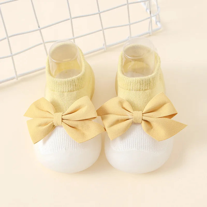 Zapatos y calcetines primeros pasos para bebés – Bonitas zapatillas de dibujos animados para bebés con suela de goma suave para niños y niñas