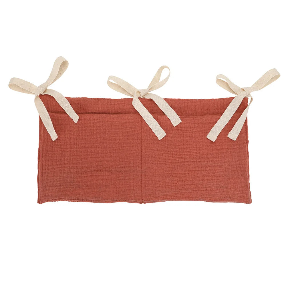 Organizador Colgante para Cuna de Bebé – Cesta de Almacenamiento para Mesita de Noche con 2 Bolsillos para Pañales, Juguetes, Ropa y Artículos Esenciales para Bebés
