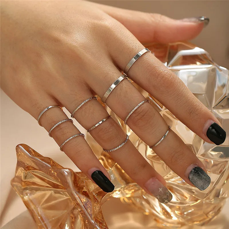 Juego de anillos bohemio dorado para mujer – Anillos apilables de cristal con diseño de amor, corazón, luna, flecha, flor y letra | Regalo de joyería bohemia para boda